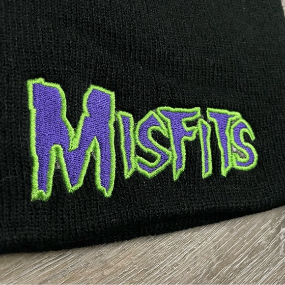 NWT Misfits Beanie - Picture 3 of 4